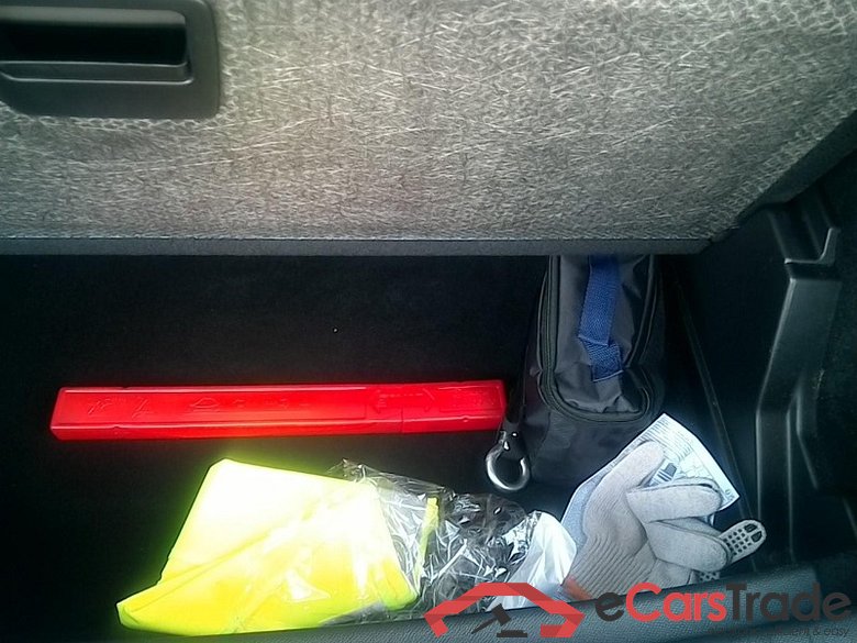 Peugeot 5008 1.2 PureTech MHEV Aut. LED I-Cockpit Navi 1/2 Leather KeylessGo Klima PDC ... #6