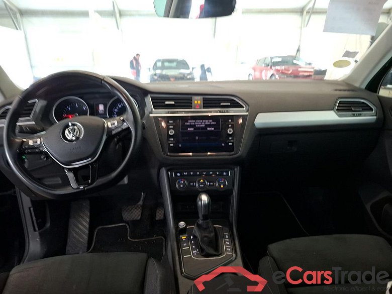 VOLKSWAGEN Tiguan / 2016 / 5P / SUV 2.0 TDI 150 DSG7 Confortline Business #5