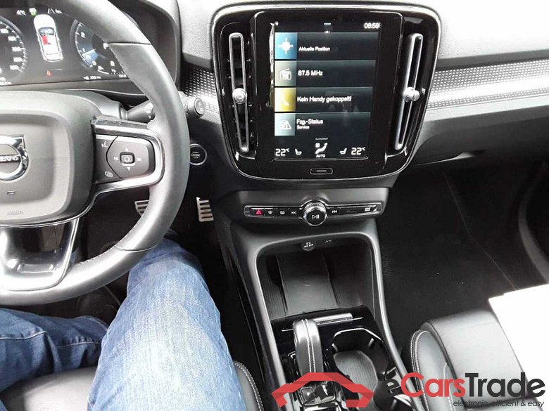 Volvo XC40 (2017->) DE - SUV5 B4 2WD EU6d, R-Design (EURO 6d), 2020 - 2022 #4