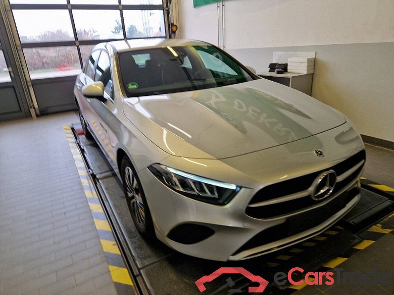 Mercedes-Benz A (BM 177)(03.2018->) DE - LimS5 A 180 d EU6d, (EURO 6d), (Facelift) 2022 - 2024 #2