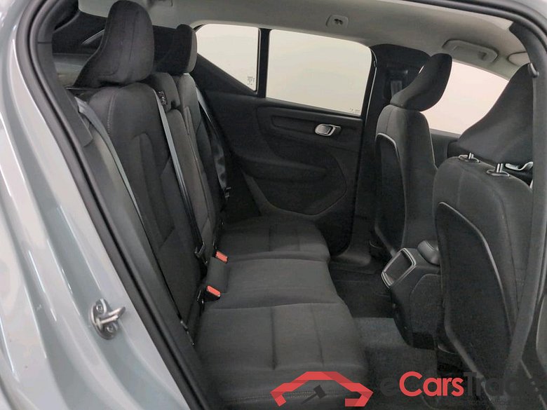 VOLVO XC40 1.5 T2 ESSENTIAL AUTO #6