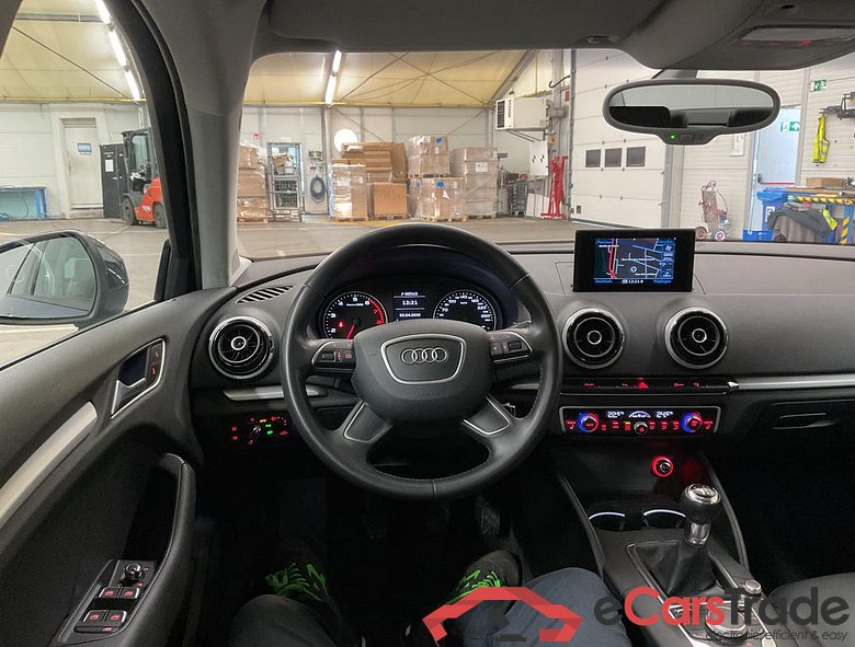 AUDI A3 Sedan Audi A3 Attraction  Limousine 1.4 TFSI  92(125) kW(ch) 6 vitesses #3