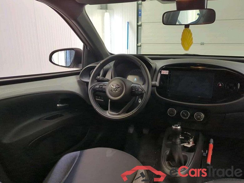 TOYOTA Aygo X 1.0 VVT-i MT Play #3