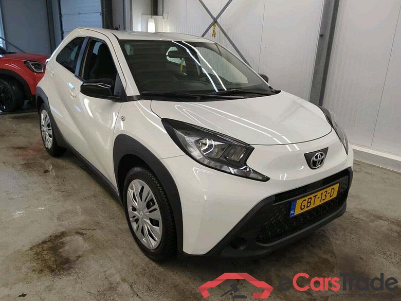 TOYOTA Aygo X 1.0 VVT-i MT Play #4