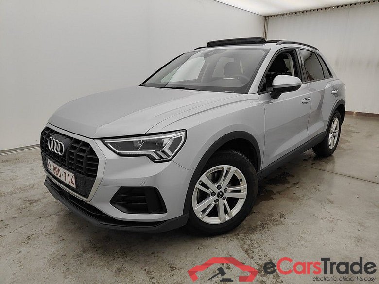Audi Q3 35 TFSI S tronic Bus. Ed. Attraction 5d