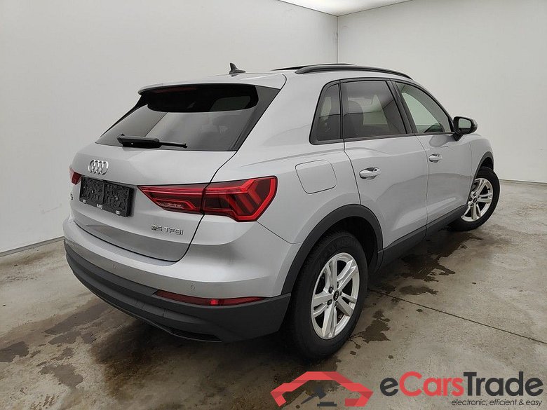 Audi Q3 35 TFSI S tronic Bus. Ed. Attraction 5d #2