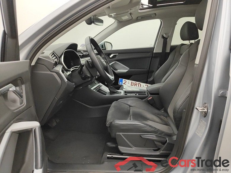 Audi Q3 35 TFSI S tronic Bus. Ed. Attraction 5d #3