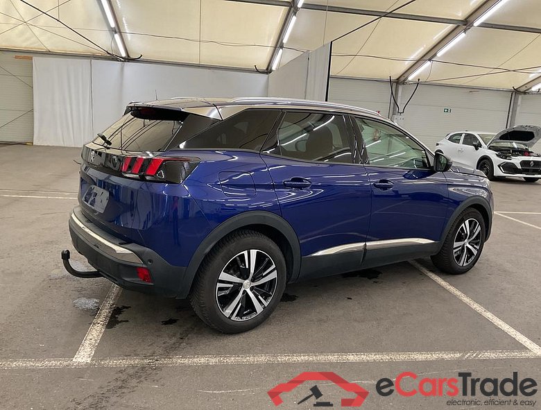 PEUGEOT 3008 1.2 PureTech Allure #2