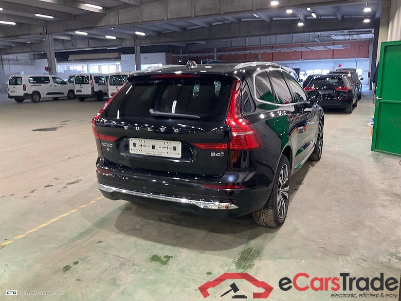 VOLVO XC60 2.0 B4 D MHEV ULTIMATE BRIGHT AUTO #4