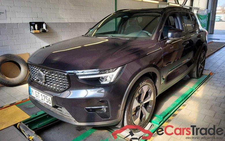 Volvo XC40 (2017->) DE - SUV5 B4 AWD EU6d, Ultimate Dark (EURO 6d), (Facelift) 2022 - 2022 #1
