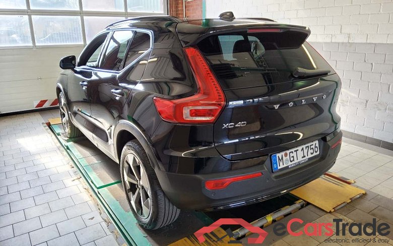 Volvo XC40 (2017->) DE - SUV5 B4 AWD EU6d, Ultimate Dark (EURO 6d), (Facelift) 2022 - 2022 #4