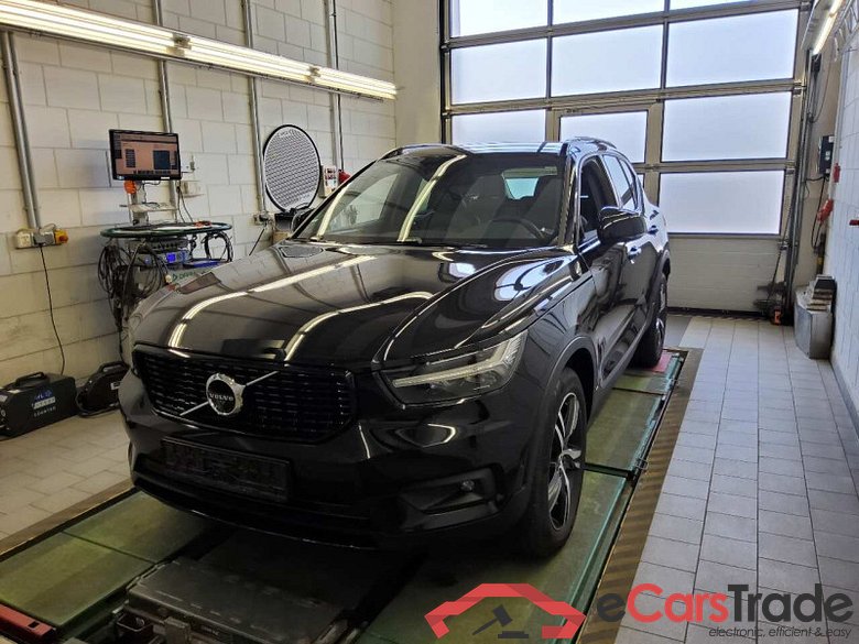 Volvo XC40 (2017->) DE - SUV5 B4 2WD EU6d, R-Design (EURO 6d), 2020 - 2022 #1