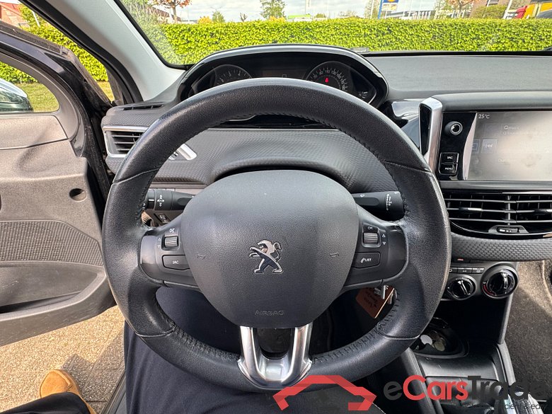 Peugeot 208 1.2 PureTech Style Navi Klima PDC ... #6