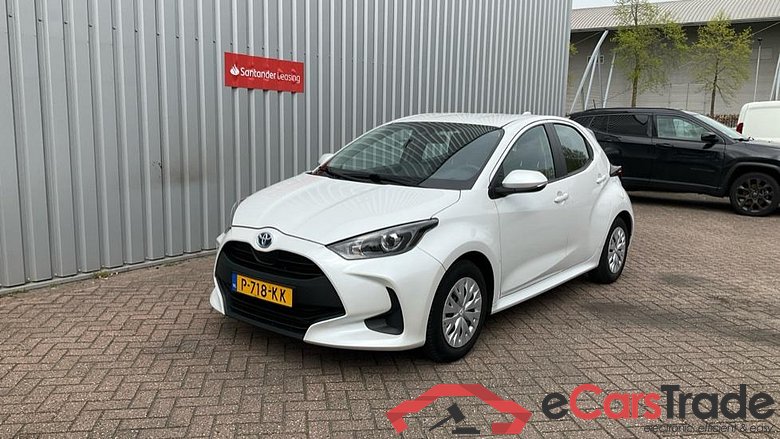 TOYOTA YARIS 1.5vvti hev active 85kW cvt aut #1