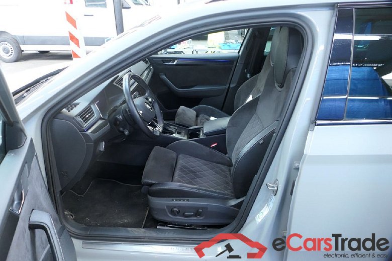 Superb Combi Sportline iV 1.4 TSI Hybrid 160KW AT6 E6d #4