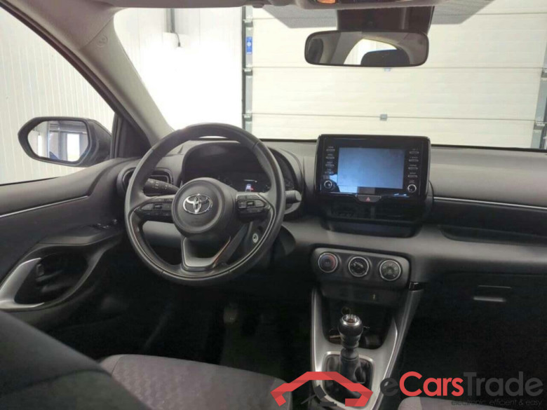 TOYOTA Yaris 1.5 VVT-i Active #3