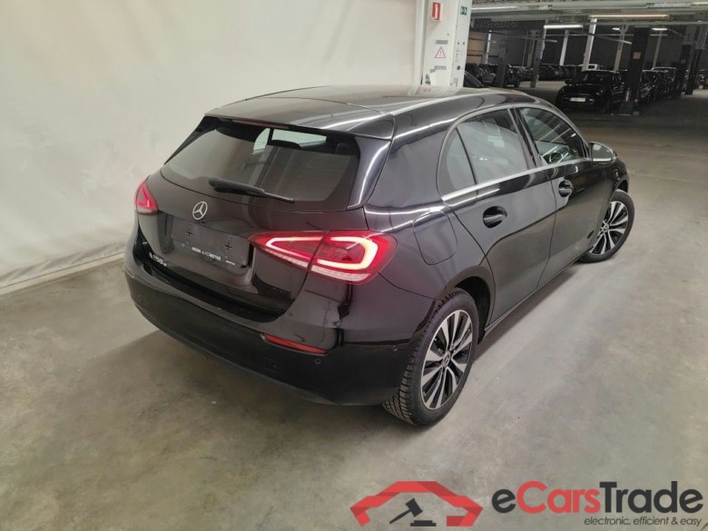 Mercedes-Benz A-Klasse A 250 e Business Solution 5d #2