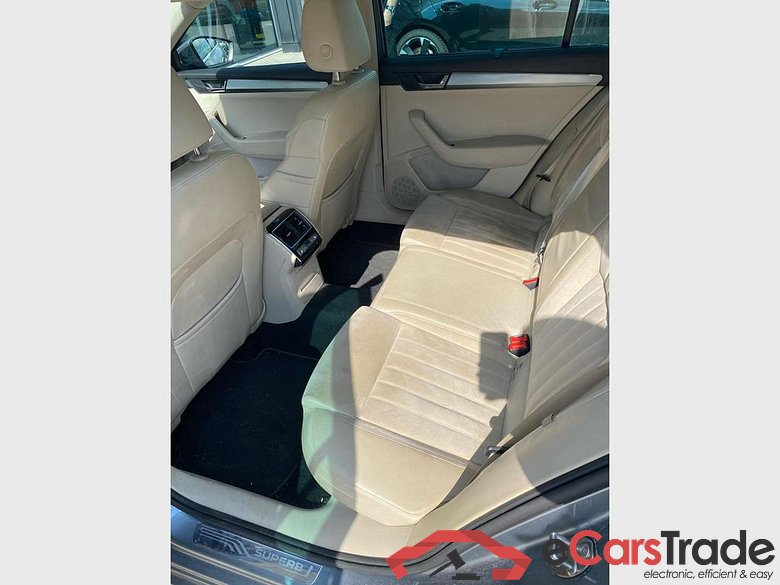 SKODA Superb Combi Superb Wagon Style 1,6 TDI 88 kW 6-speed mech. #4