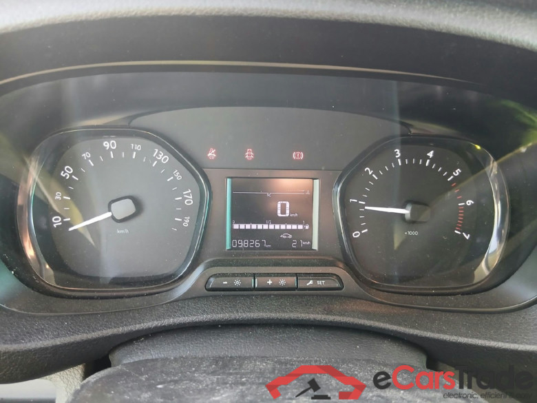 OPEL Vivaro / 2019 / 4P / furgón 1.5 BlueHDi 74kW (100CV) M Std #4