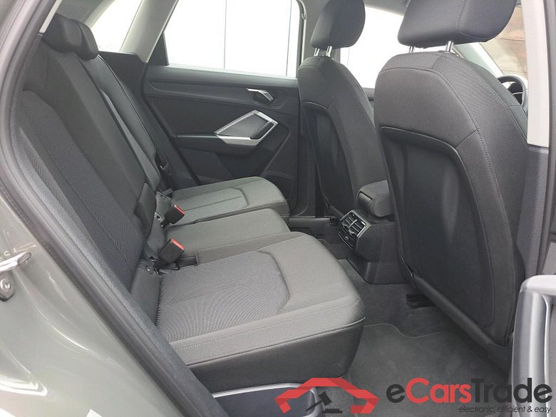 AUDI Q3 1.4 45 TFSI E S TRONIC #6