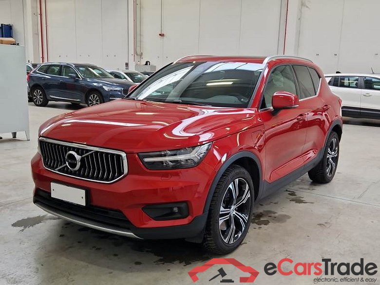 VOLVO XC40 / 2017 / 5P / SUV T5 PLUG-IN HYBRID AUTO RECH INSCRIP EXPR