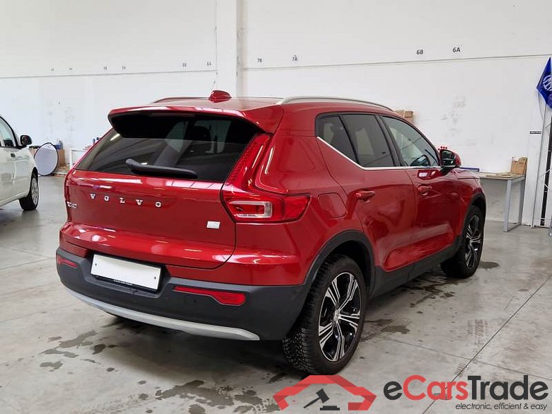 VOLVO XC40 / 2017 / 5P / SUV T5 PLUG-IN HYBRID AUTO RECH INSCRIP EXPR #2