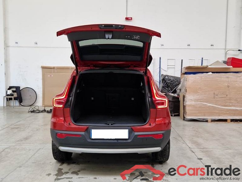 VOLVO XC40 / 2017 / 5P / SUV T5 PLUG-IN HYBRID AUTO RECH INSCRIP EXPR #5