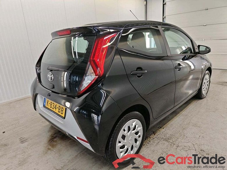 TOYOTA Aygo 1.0 VVT-i x-play #2