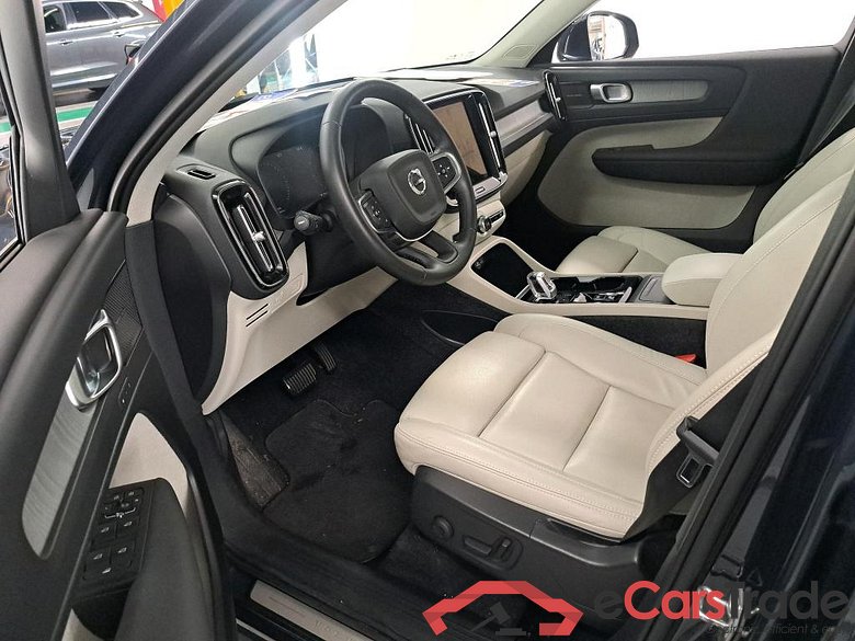 VOLVO XC40 2.0 B4 AWD MHE Inscription Geartronic #5