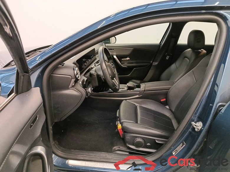 MERCEDES CLASSE A DIESEL (W177) A 180 d Business Solution 5d #3