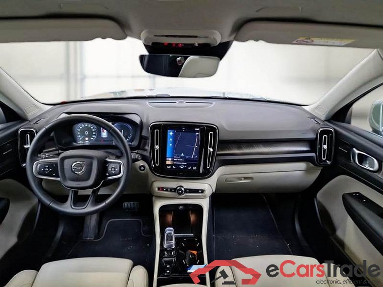 VOLVO XC40 / 2021 / 5P / SUV T5 RECHARGE PLUG-IN AUTO PLUS BRIGHT #3