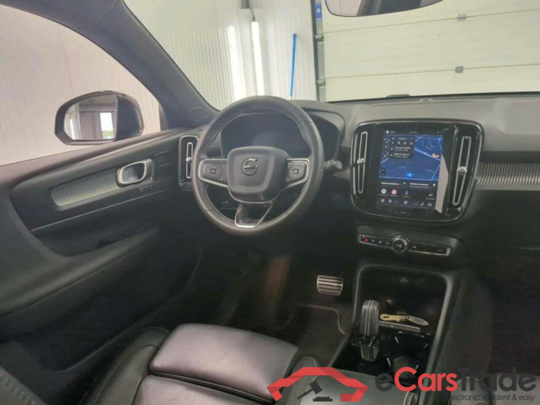 VOLVO XC40 Recharge P8 AWD RDes #3