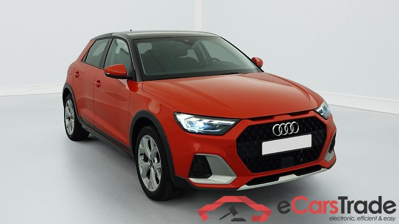 Audi A1 30 TFSI 110 ch S tronic 7 Design Luxe #1