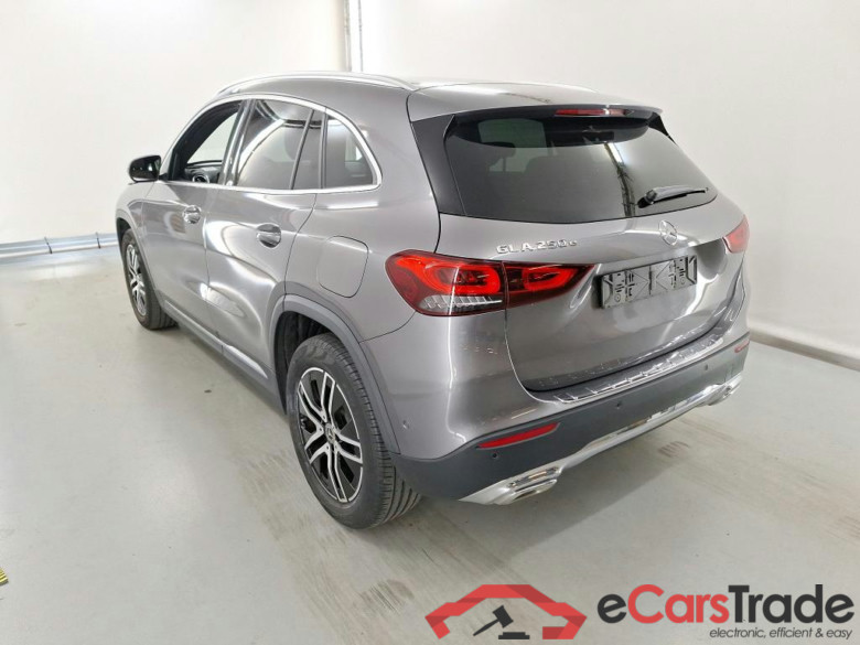 MERCEDES-BENZ GLA 1.3 GLA 250 E #3