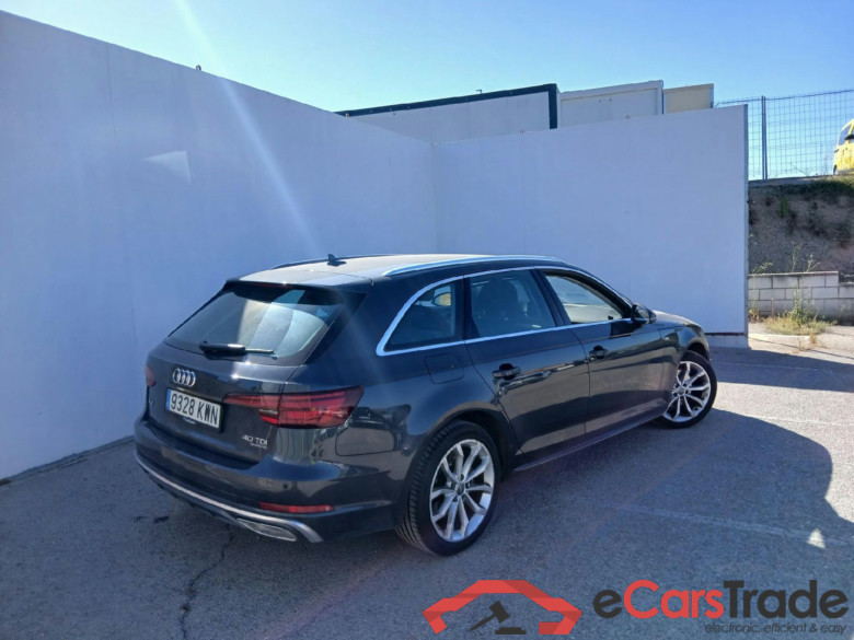 AUDI A4 / 2015 / 5P / familiar S line 40 TDI 140kW quattro S tro Avant #2