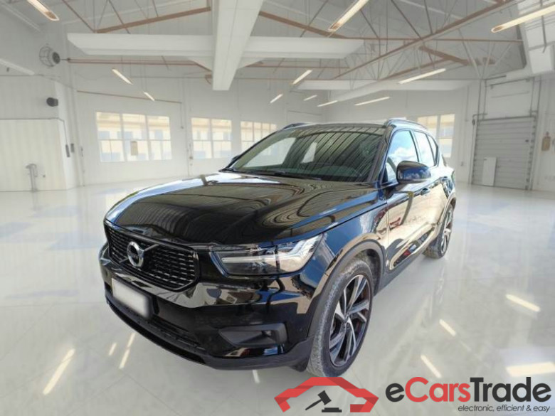 VOLVO XC40 / 2017 / 5P / SUV T4 PLUG-IN HYBRID AUTO RECHARGE R-DESIGN #1