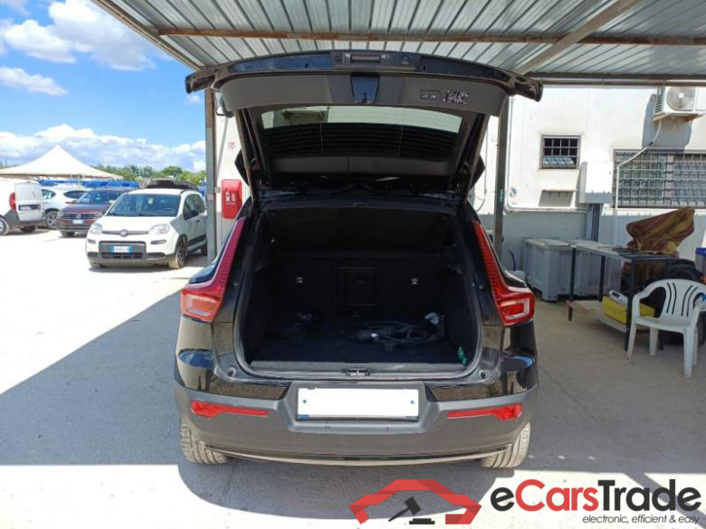 VOLVO XC40 / 2017 / 5P / SUV T4 PLUG-IN HYBRID AUTO RECHARGE R-DESIGN #5
