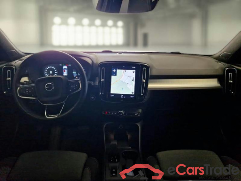 VOLVO XC40 / 2021 / 5P / SUV T5 RECHARGE PLUG-IN AUTO CORE #3