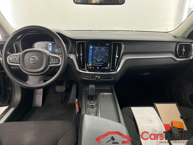 VOLVO V60 2.0 B3 Momentum Advantage #6