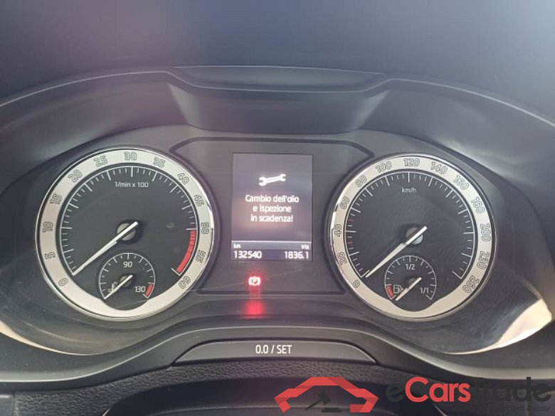 SKODA KAROQ / 2017 / 5P / SUV 2.0 TDI 110KW EVO SCR EXECUTIVE DSG 4WD #4