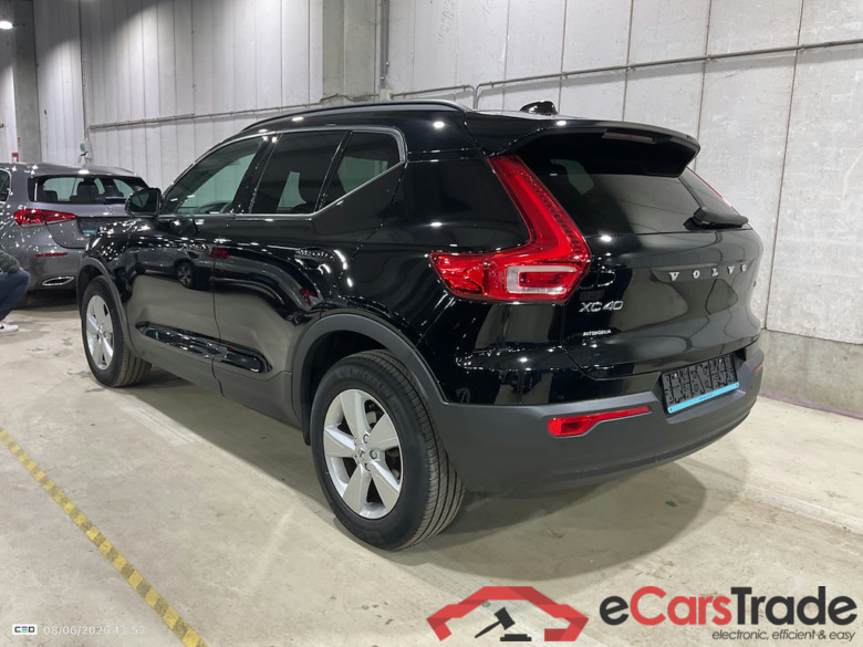 VOLVO XC40 1.5 T3 MOMENTUM CORE #1
