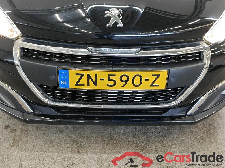Peugeot 208 Signature 1.2 PureTech 82 5d #5