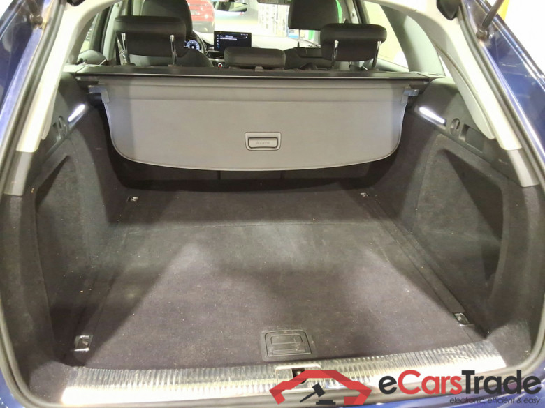 AUDI A4 2.0 30 TDI 100KW S TR ATTRACTION B.E. #3