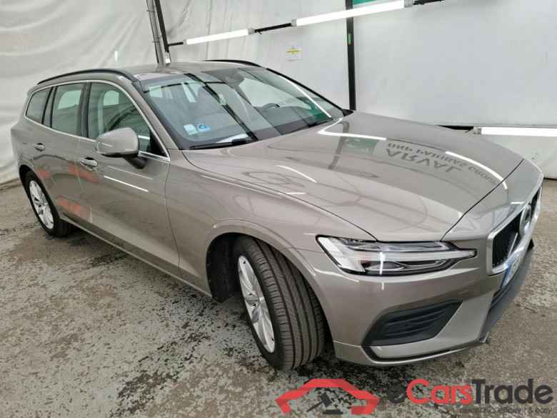 VOLVO V60 / 2018 / 5P / Break B3 163 GT 8 Momentum Business #4