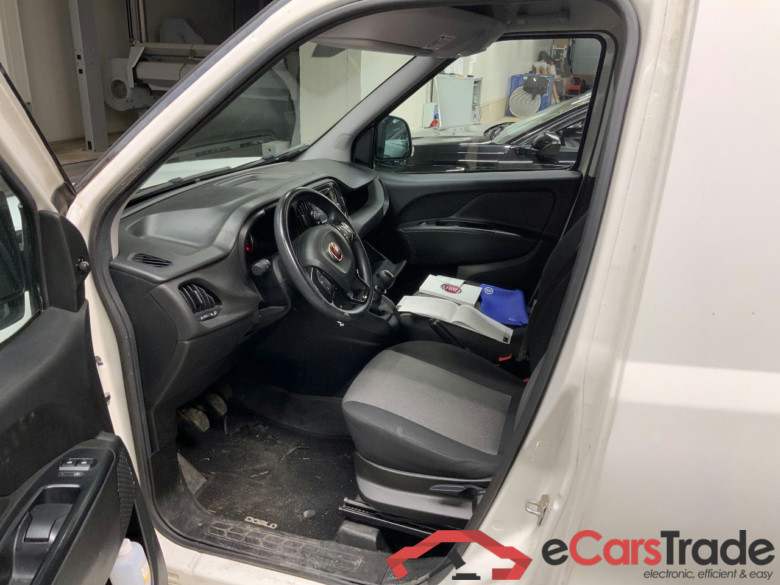Doblo Cargo / Pritsche SX Maxi Kasten 1.6 Multijet 74KW MT6 E6 #3