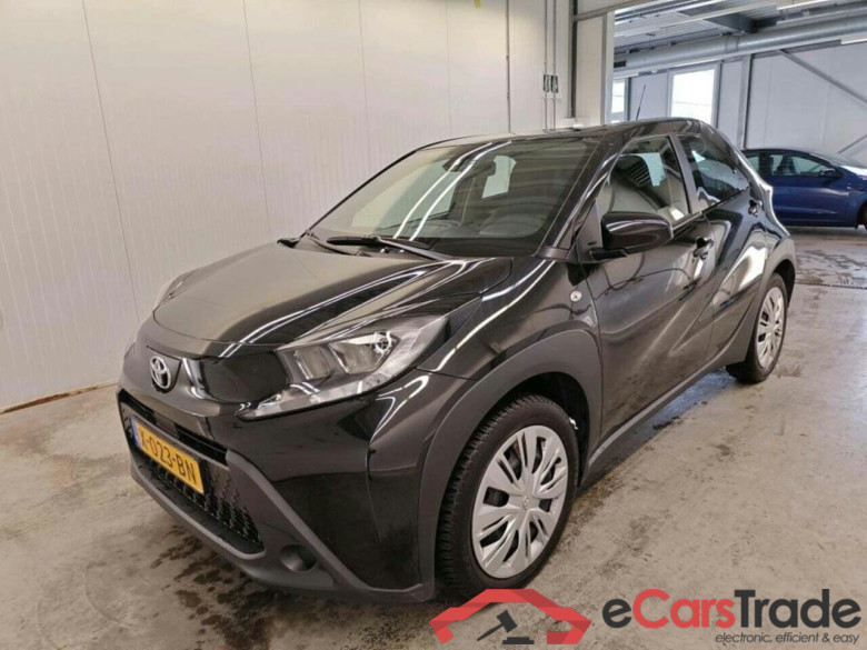 TOYOTA Aygo X 1.0 VVT-i MT Play #1