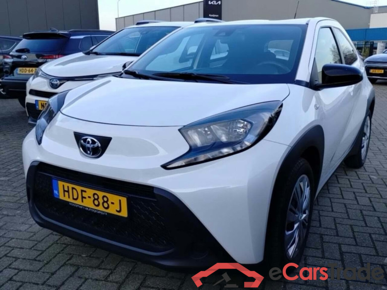 TOYOTA Aygo X 1.0 VVT-i MT Play #1