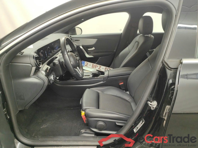 Mercedes-Benz CLA CLA 250 e Business Solution 4d #3