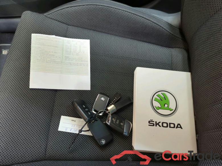 Superb Combi Style iV 1.4 TSI Hybrid 160KW AT6 E6d #3