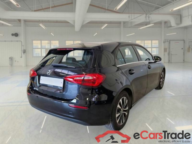 MERCEDES-BENZ CLASSE A / 2018 / 5P / BERLINA A 200 AUTOMATIC BUSINESS #2